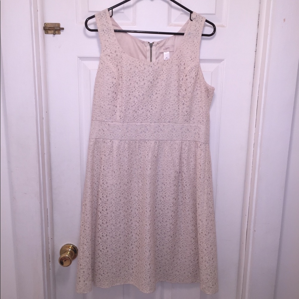 EUC Ann Taylor LOFT Lace Dress